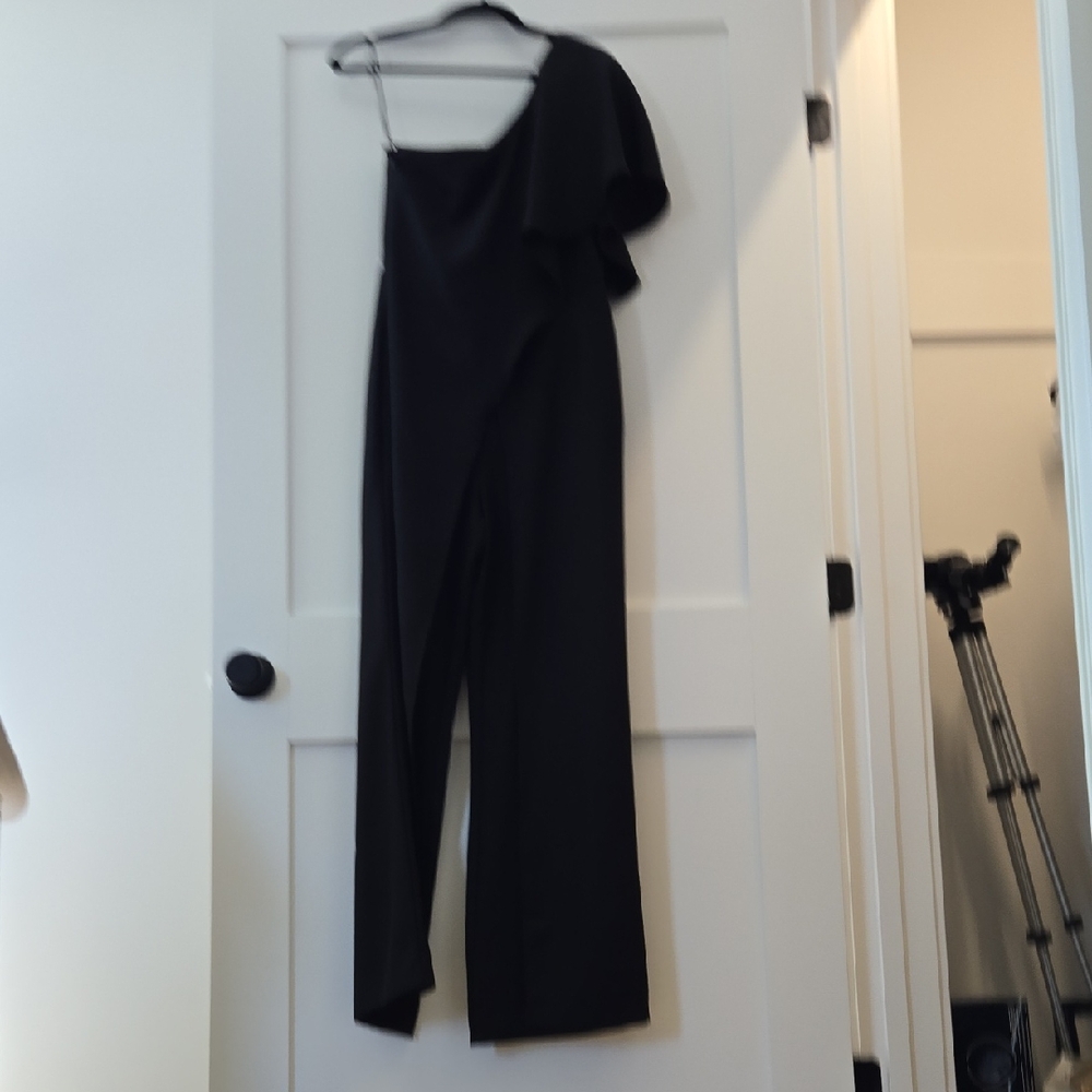 VENUS Black One-Shoulder Jumpsuit Wide-Leg